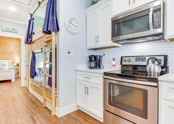 Dauphin Island Escape Near Beach & Bike Path!
