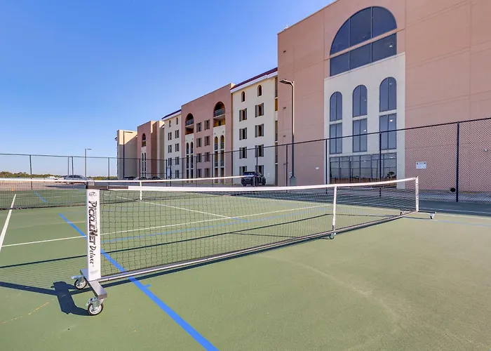 Beach Access & Boardwalk: Condo In Dauphin Island